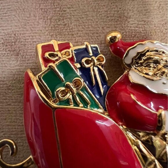 Vintage‎ Avon Waving Santa Enamel Brooch/Pin with Earrings - Picture 5 of 7